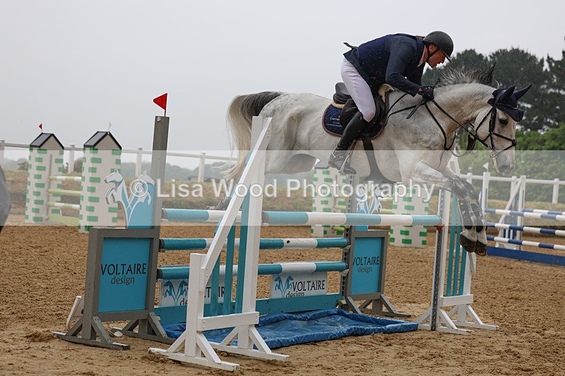 3E7A7264 - Class 7: Senior Newcomers/1.10m open
