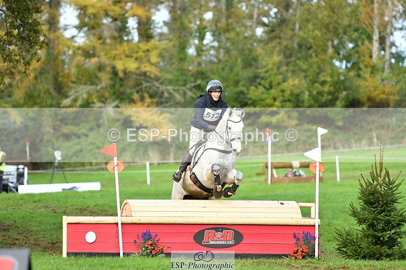 251025A-154301-21888 - G-572-Laura.Pitman With Trot Up