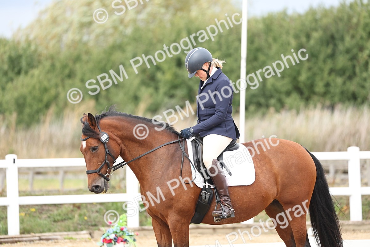 SBM_002582 - Class 7 - Novice 2 Warm Up