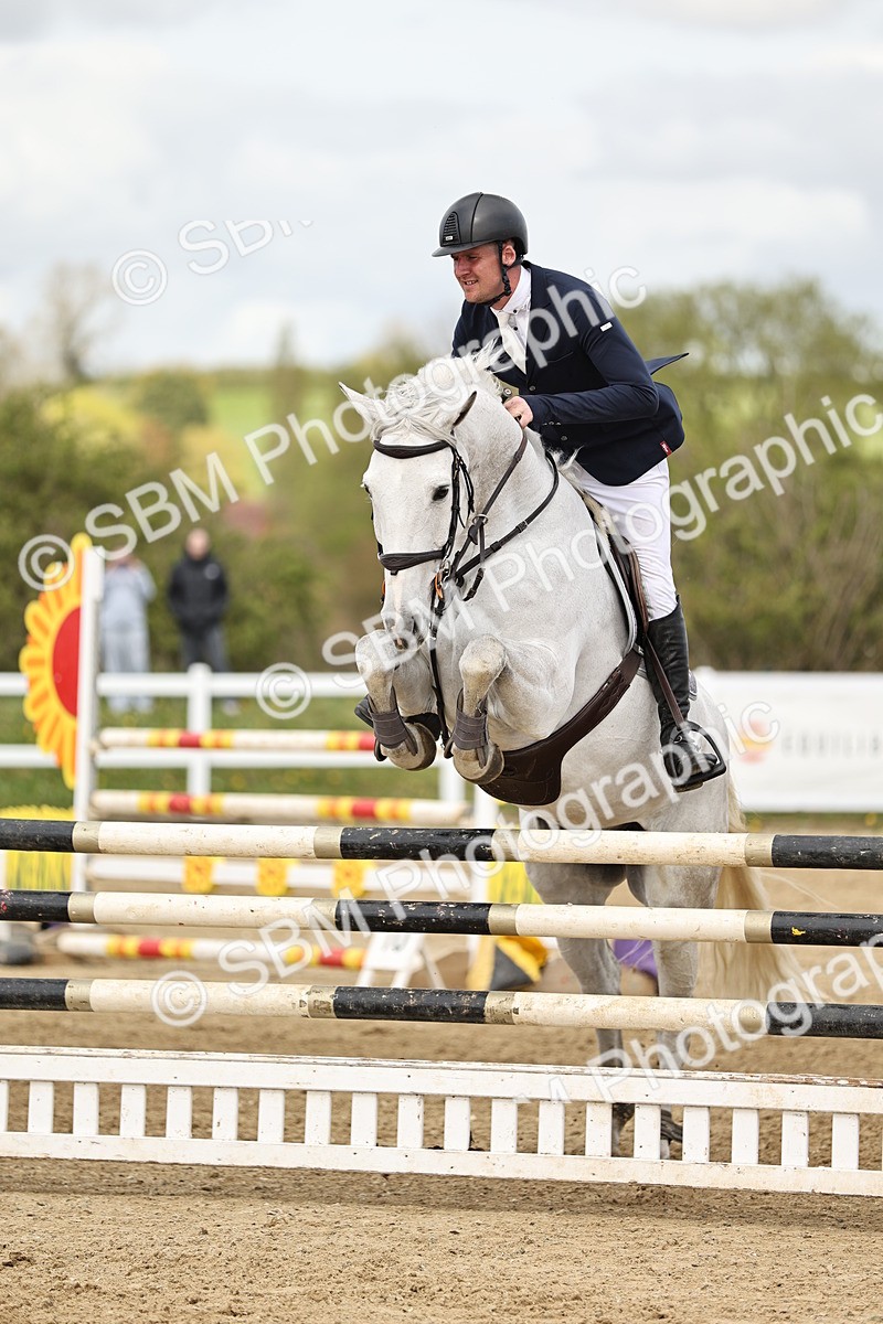 SBM_001316 - Class 4 - Senior Newcomers - 1.10m