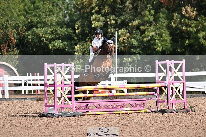 260812-100133-00147 - Cls 2 British Novice and 90cm