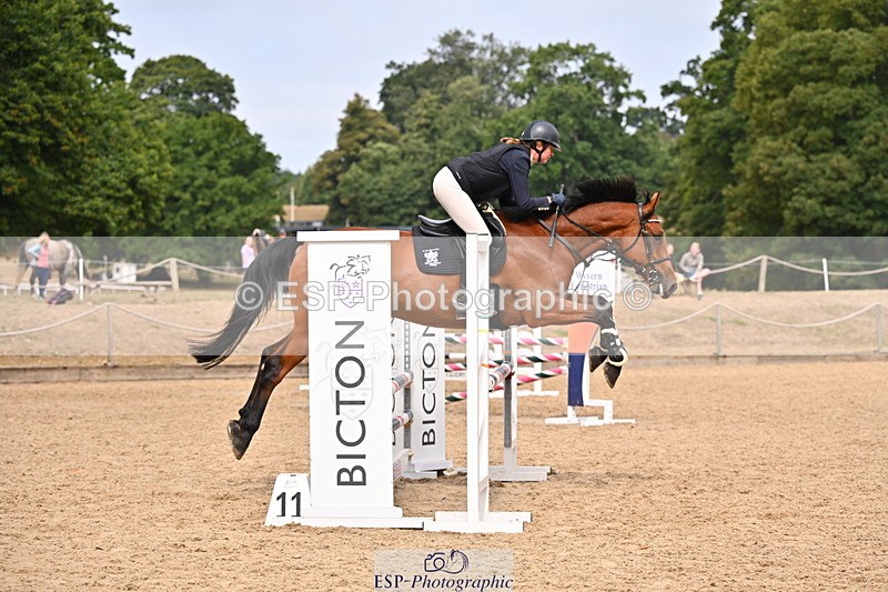 250817A-104658-03930 - Cls 16 Snr British Novice