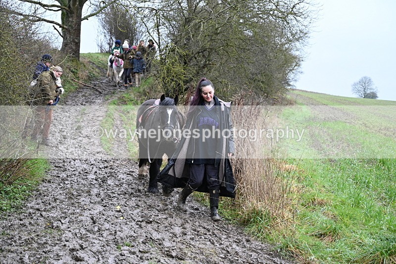 WJ7_9563 - Walk out..