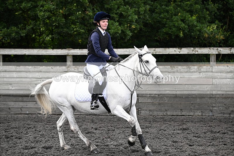 WJ6_0023 - Class 13 Novice 60cm