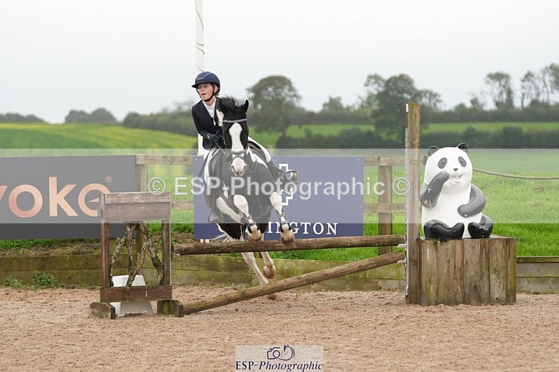 250920-161005-01570 - Cls 22 Pony Intro 90cm Derby