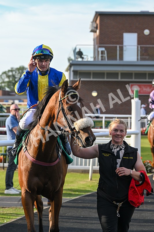 160924-Race 8-Sparkling Red-3417 - Race 8