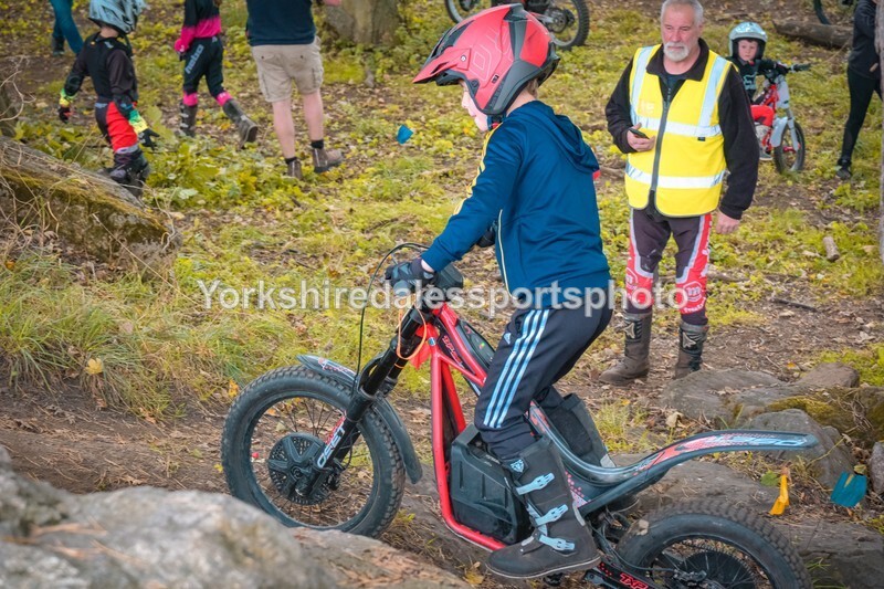 DSCF0224 - Ripon MC Trial 27/09- kids