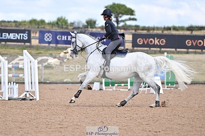 260819-143932-01174 - Cls 6 Foxhunter and 1.20m