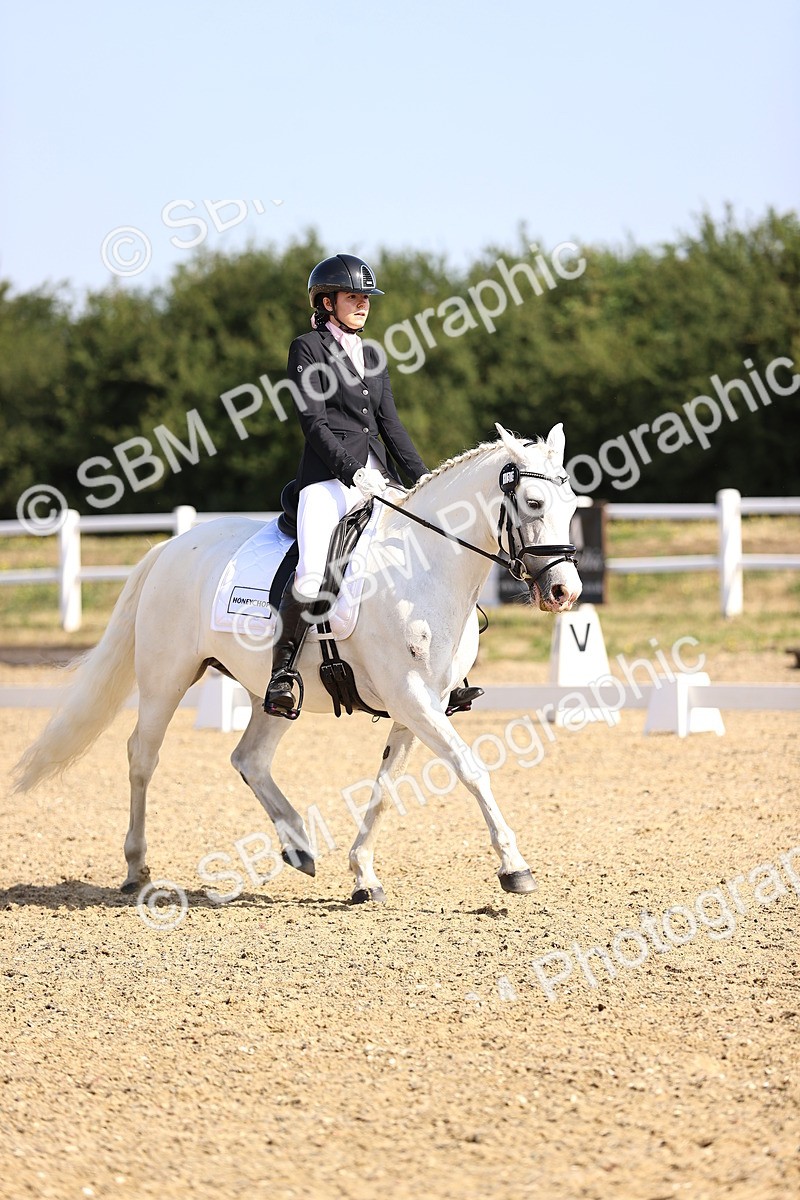 SBM_008654 - Novice 5 - 08.30-9.33