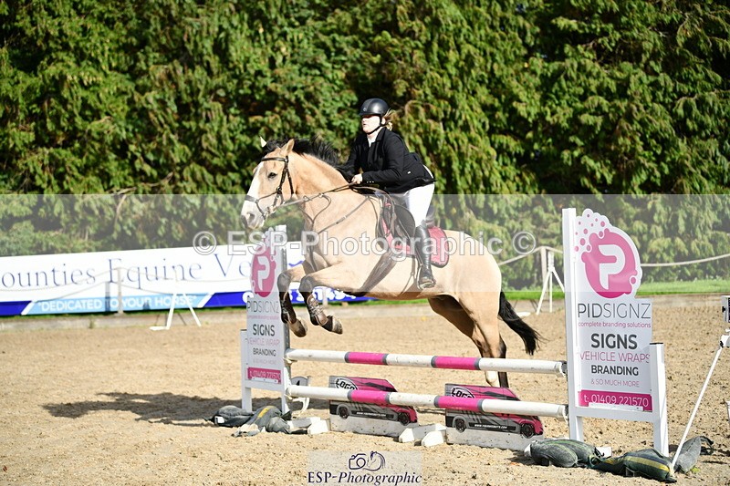 251004A-154259-01952 - Classes 8 & 9 70cm