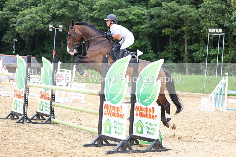 3E7A6547 - Class 9: Senior 1.15m Open