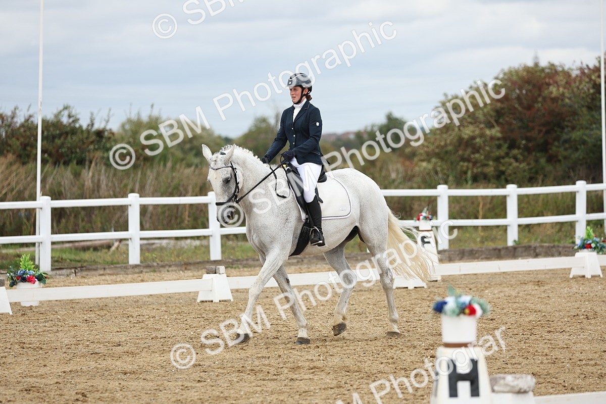 SBM_002660 - Class 7 - Novice 2 Warm Up