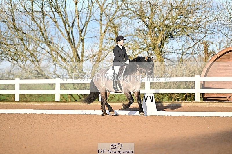 241214-093657-00980 - 117-Janine.Paterson-Pottertonpark.Mulreesh