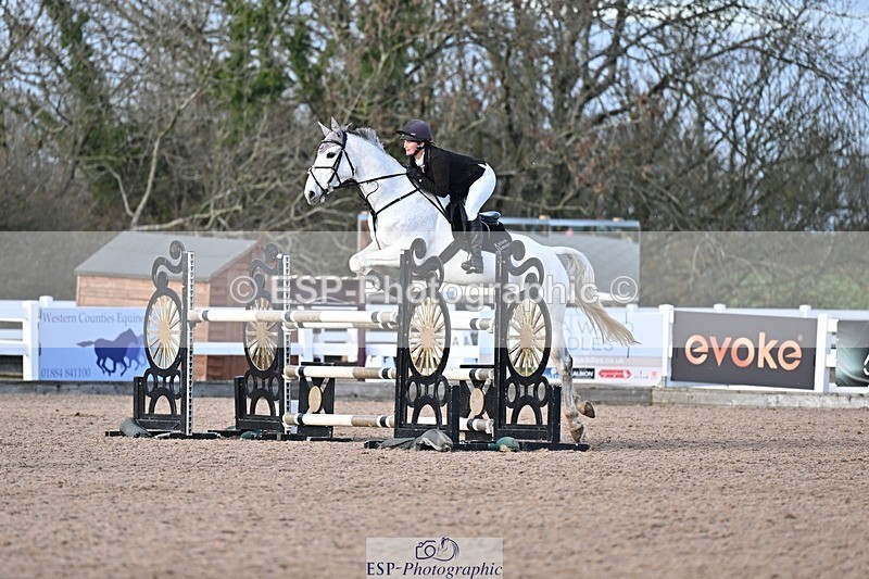 251126-124902-00526 - Cls 4 Newcomers and 1.10m