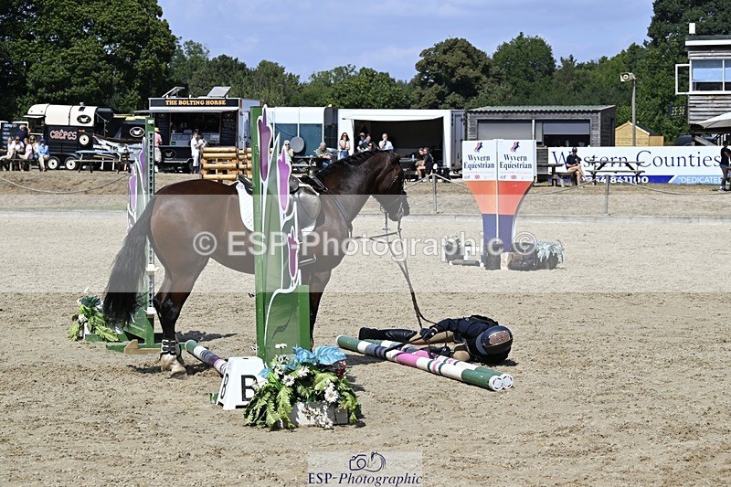 250823A-132159-30422 - PC70 Jump Off