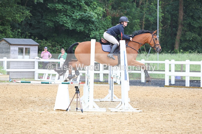 3E7A5341 - Class 4: Senior British Novice/90cm open