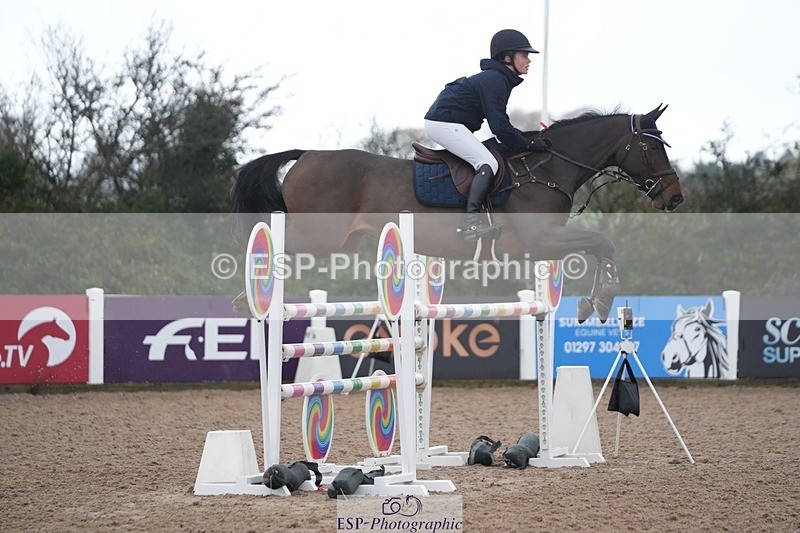 251107-135813-01289 - Cls 6 Foxhunter and 1.20m Open