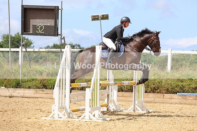 3E7A0481 - Class 9: Senior British Novice/90cm open