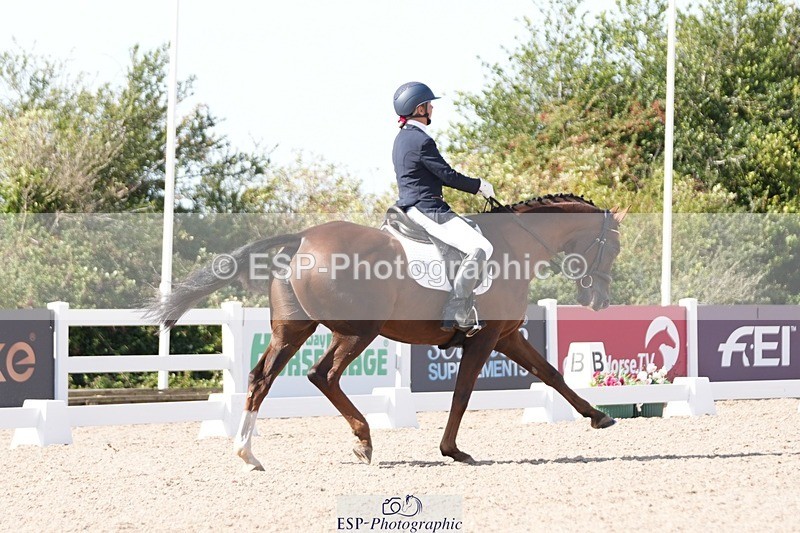 250906-150906-04671 - 108-Susan.JonesWoodlander.Summer.Breeze