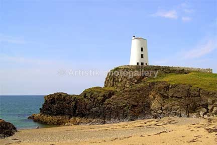 Llanddwyn Lighthouse PICT 1727 - Sceniks.com - Snowdonia landscape photographs by Dave O'Shea