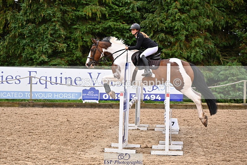 250817A-104927-03937 - Cls 16 Snr British Novice