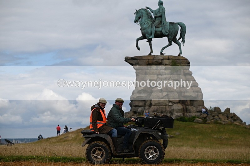 DSC_6692 - Time at Statue 12:45 to 13:15