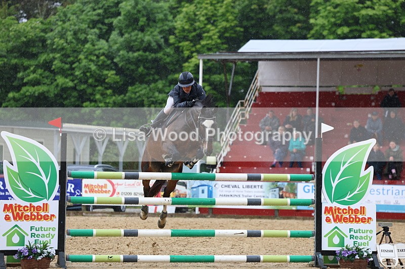 3E7A7534 - Class 9: Senior 1.30m open