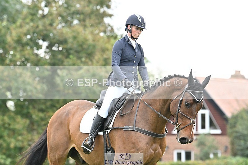 241024-143146-04334 - 582-Courtney.Romcke-JD.ON.THE.ROCKS