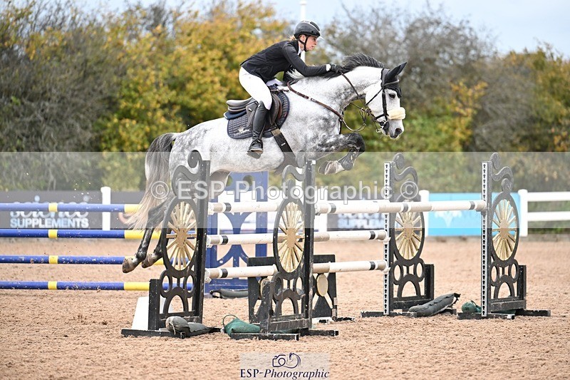251022-142814-00659 - Cls 6 Snr Foxhunter 1.20m