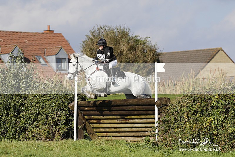  WWHT 171021 3882 - Open (1.00m)  17/10/21