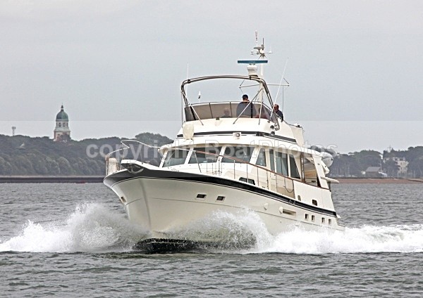 090618 SEA ROVER IMG_3280 - Flybridge Cruisers