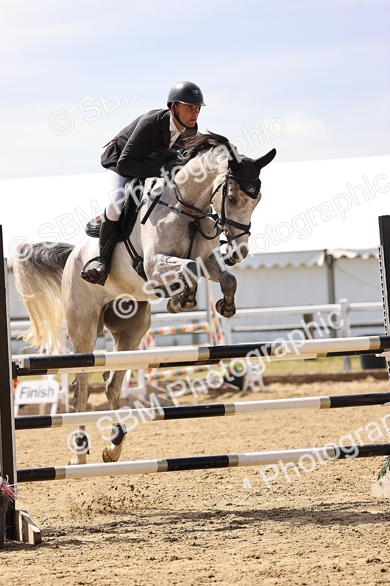 SBM_009889 - Class 8 - Senior Newcomers - 1.10  Open