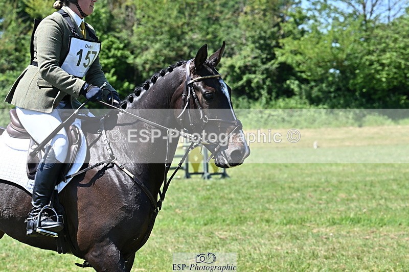 250522B-121211-01954 - 157-SHANNONDALE.LUIGI-Lizzie.Luxton