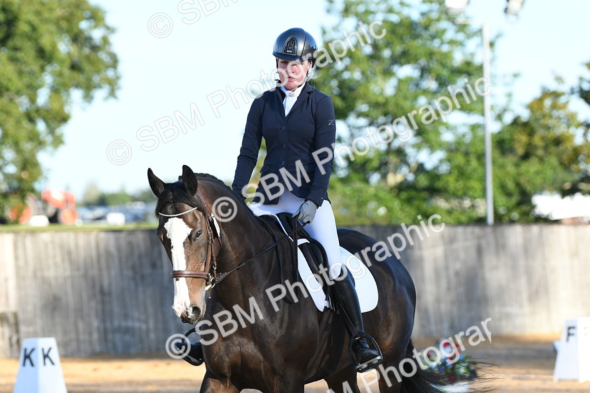 SBM_14340 - D4 - Small Tour Championship - Intro B
