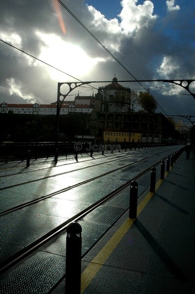 Gaya Pilar - Porto