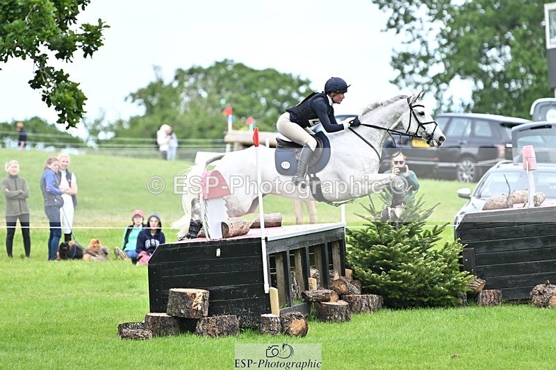 240525-154323-17267 - 225-SLEEHAUN_DANCER-Megan_Lawrence