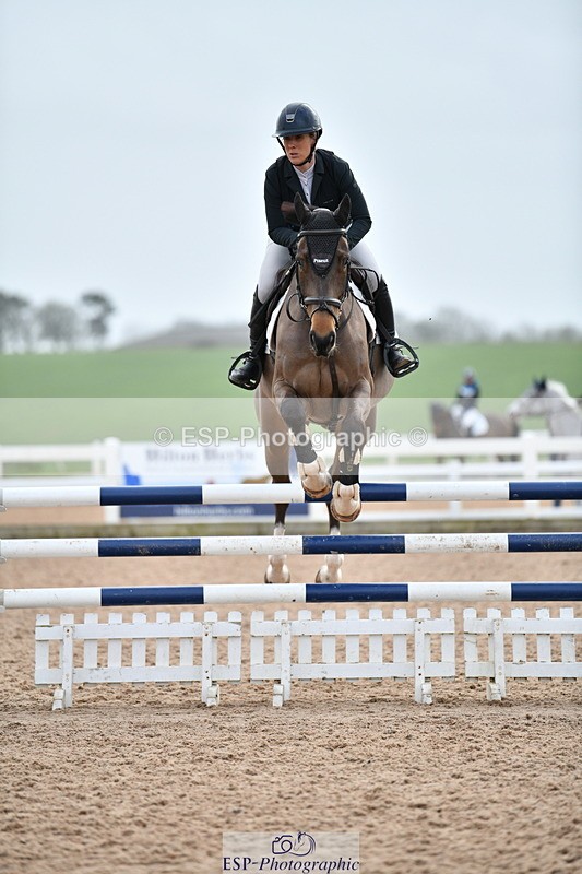 240124A-124244-00515 - Cls 3 Newcomers & 1.10m Open