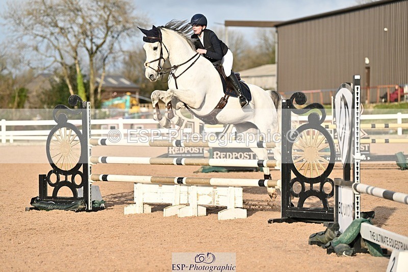 241208-134827-01832 - Cls 21 Newcomers and 1.10m Open