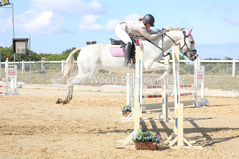 3E7A0905 - Class 4: Senior British Novice/90cm open