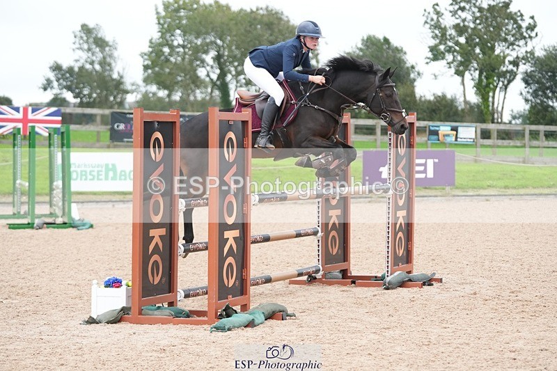 250920-122147-01245 - Cls 10 Pony Foxhunter and 1.10m
