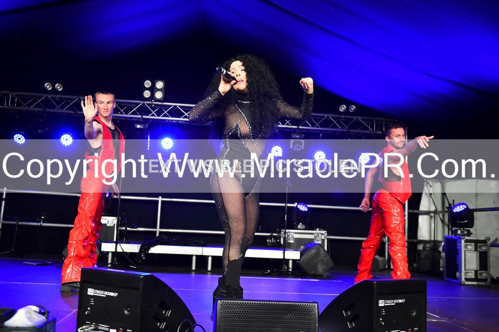 SH4_6625 - The Cher Experience