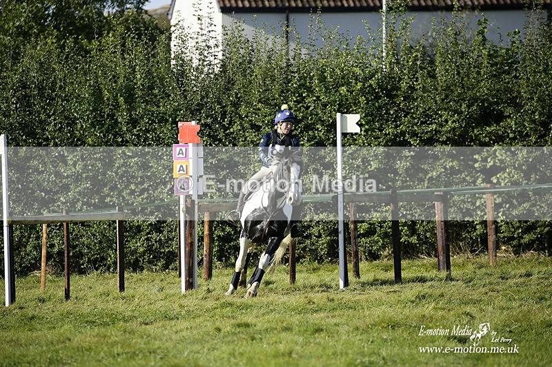  WWHT 031021 693 - WWEC Novice Restricted (0.80m) 18/10/20