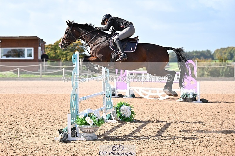 251004-132247-02176 - Cls 10 Foxhunter and 1.20m