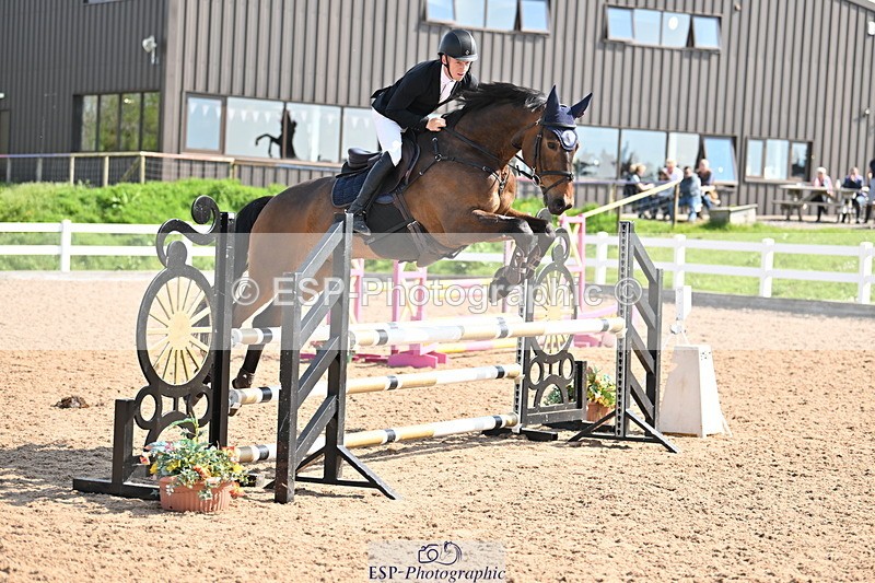240509A-101145-00393 - Cls 1 British Novice and 90cm Open