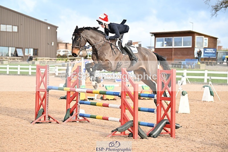 241208-131126-01709 - Cls 21 Newcomers and 1.10m Open