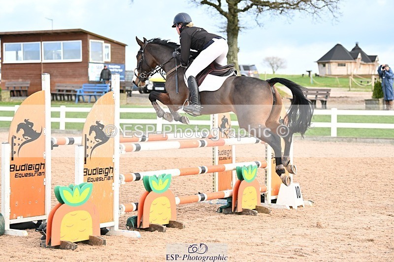 241208-130721-01696 - Cls 21 Newcomers and 1.10m Open