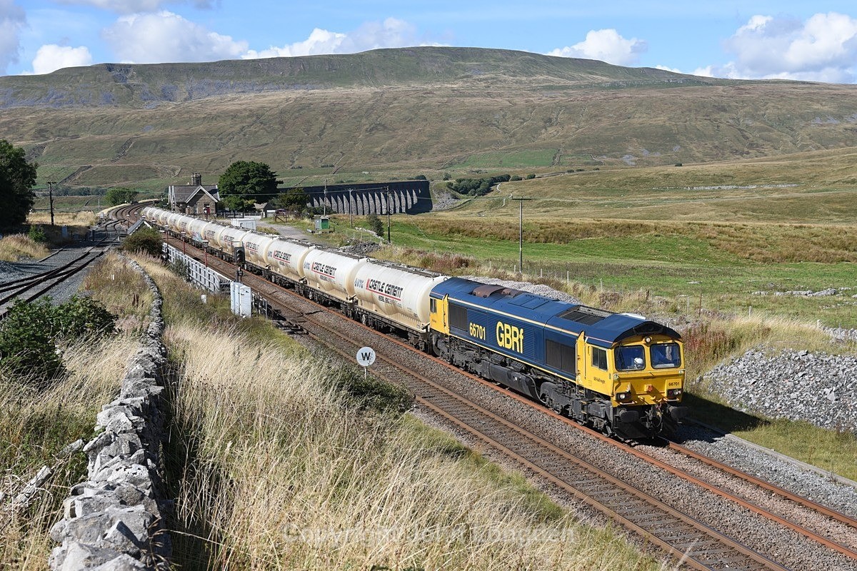 JL - 20.9.21 66701 4M00 Carlisle - Clitheroe, Ribblehead - Ribblehead sidings
