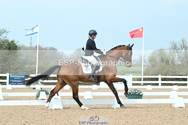 250403-103506-01466 - 036-Abbie.Newbury-Seagry.Viceroy