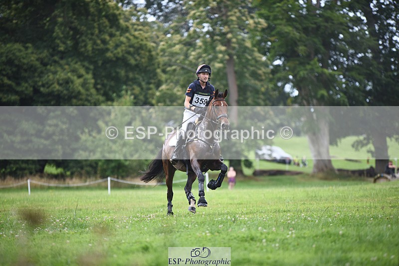 240804-105328-10844 - 359-Max_Forster-HOLD_ON_MY_HEART