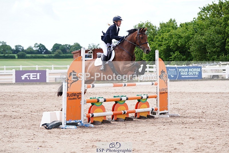 250525-114016-09267 - Cls 33 A&B Snr Disc & 1.00m Open